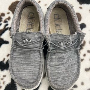 Hey dudes -heather grey- used but I’m great condition - size 1Y